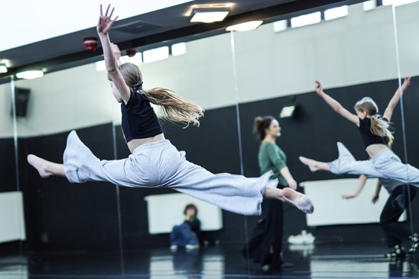 Cours de Modern Jazz à la MLC de Fontaines sur Saone