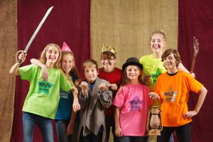 Cours de théâtre et d'arts plastiques à la MLC de Fontaines-sur Saone